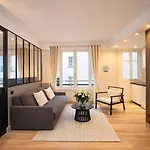 Champs-Elysees - Prestige Apartment With Lift Avenue Matignon