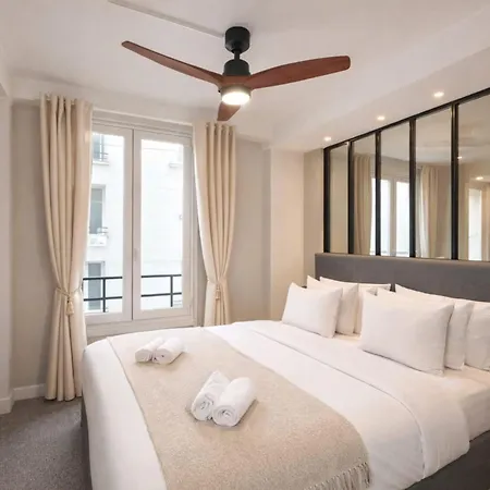 Champs-elysées Renovated Flat With Elevator Access Parigi