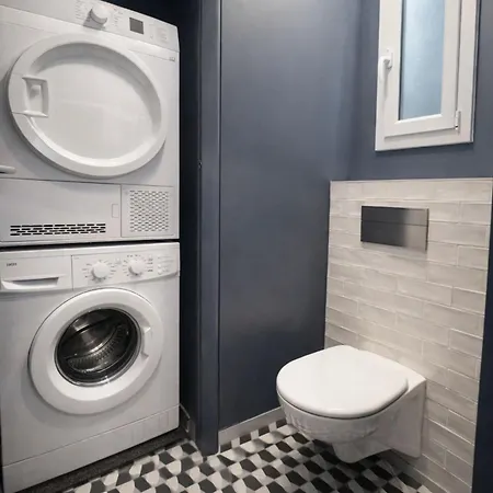 Champs-elysées Renovated Flat With Elevator Access Parigi