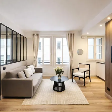 Champs-elysees - Prestige With Lift Avenue Matignon Paris